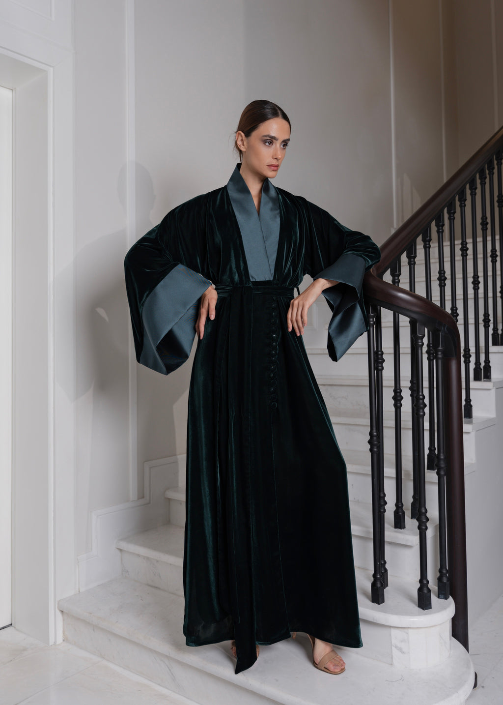 D16 velvet kimono