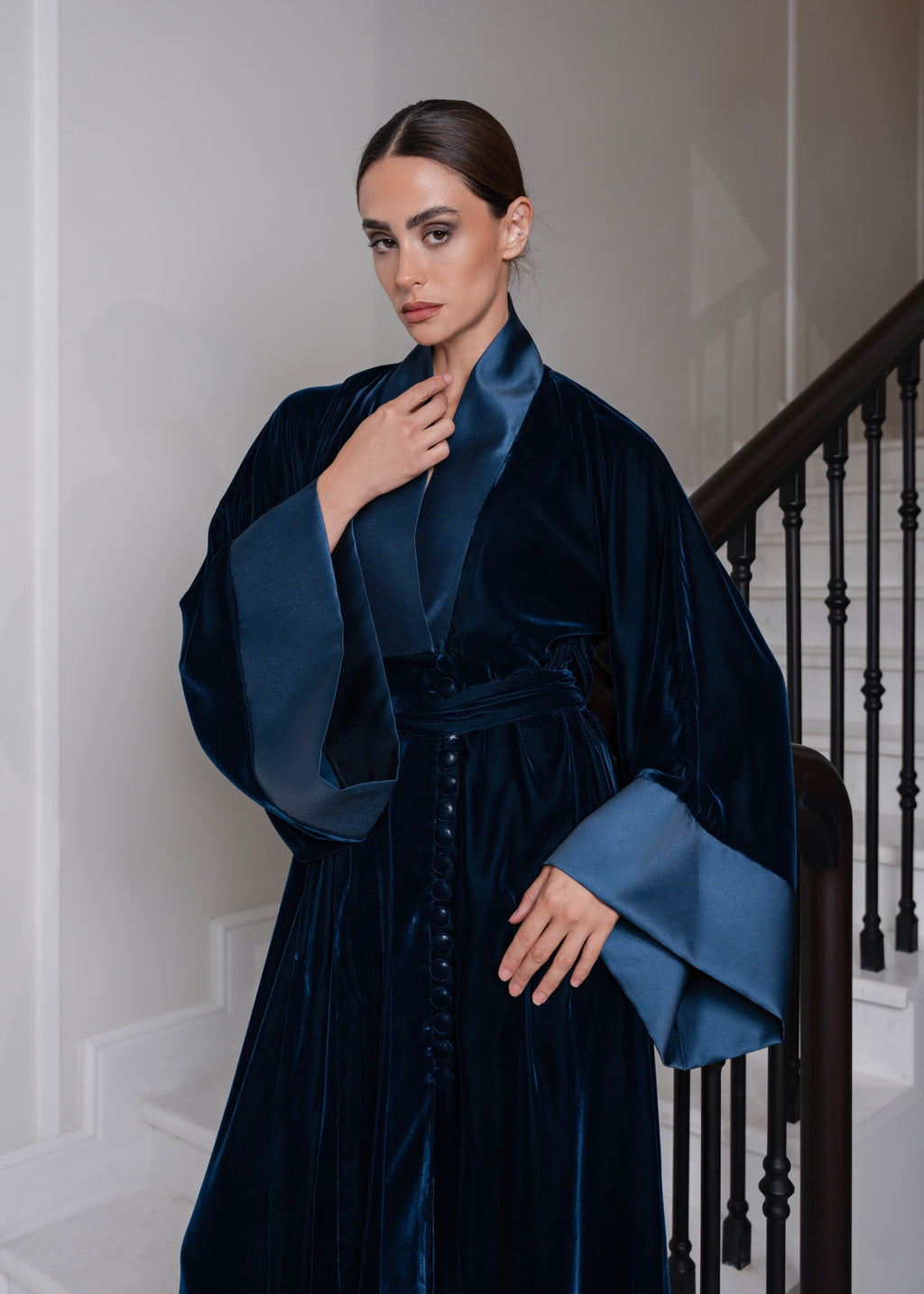 D16 velvet kimono