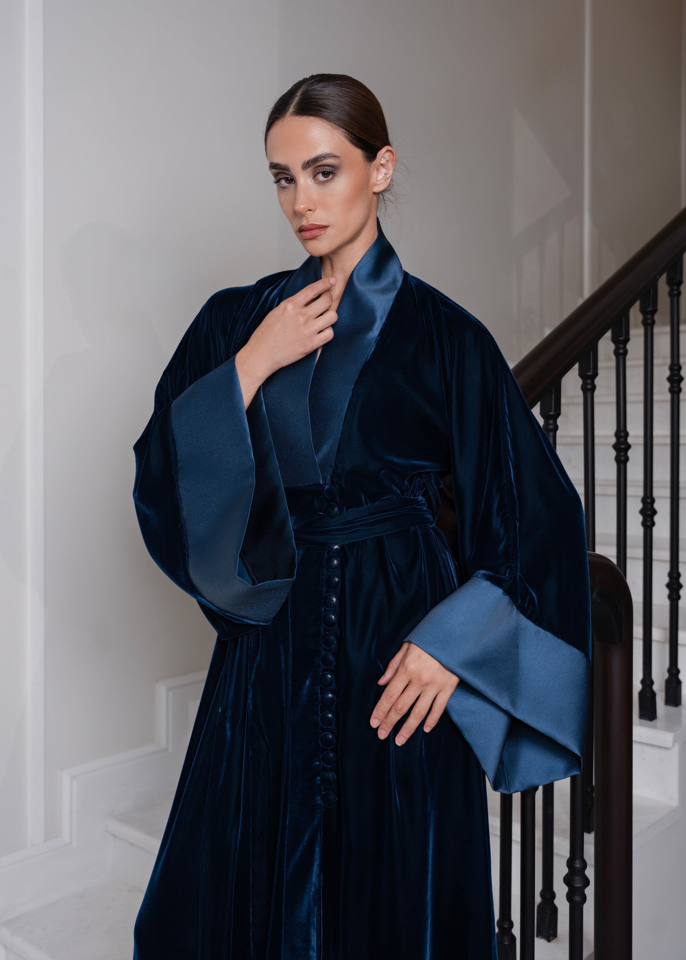 D16 velvet kimono