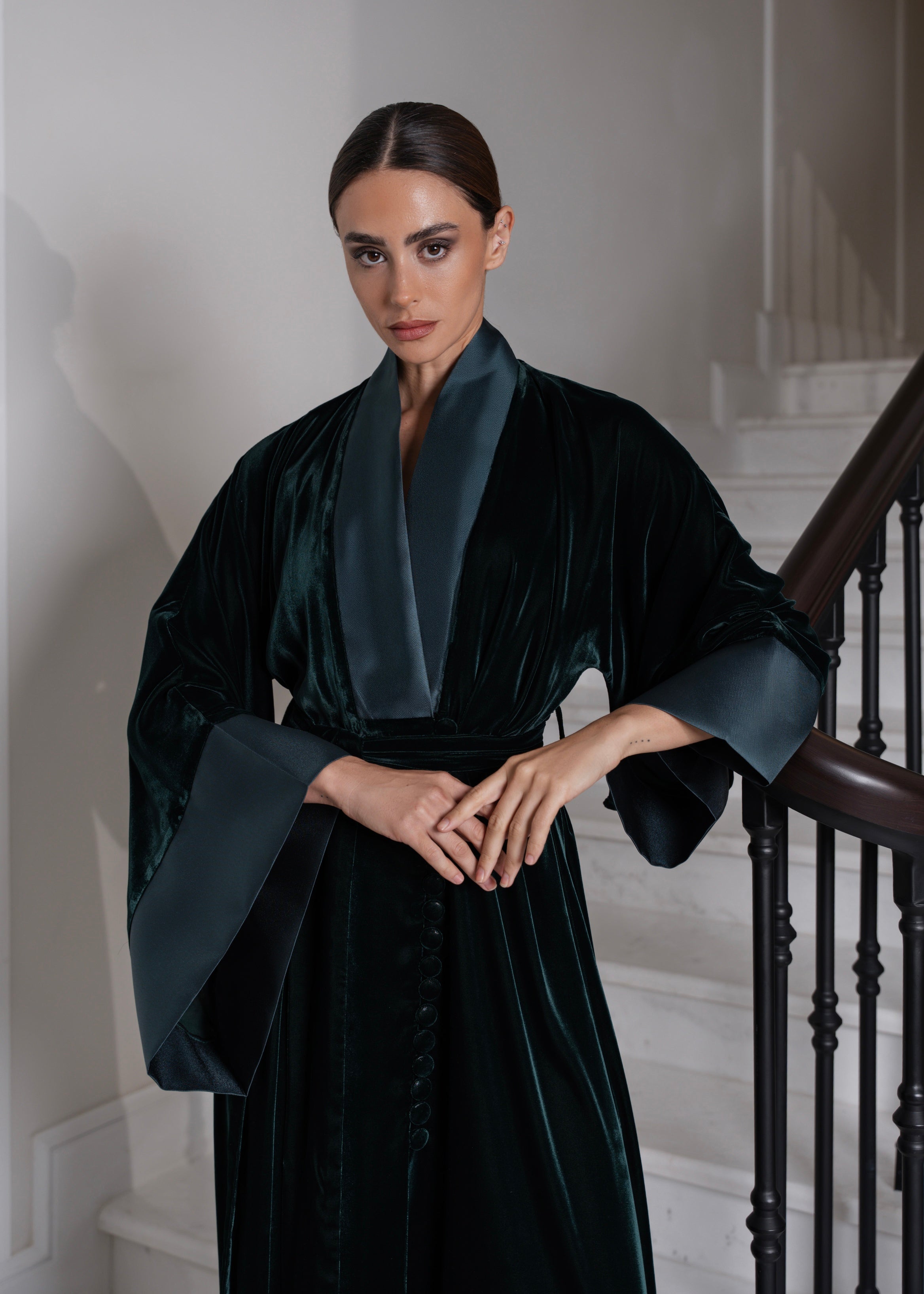 D16 velvet kimono